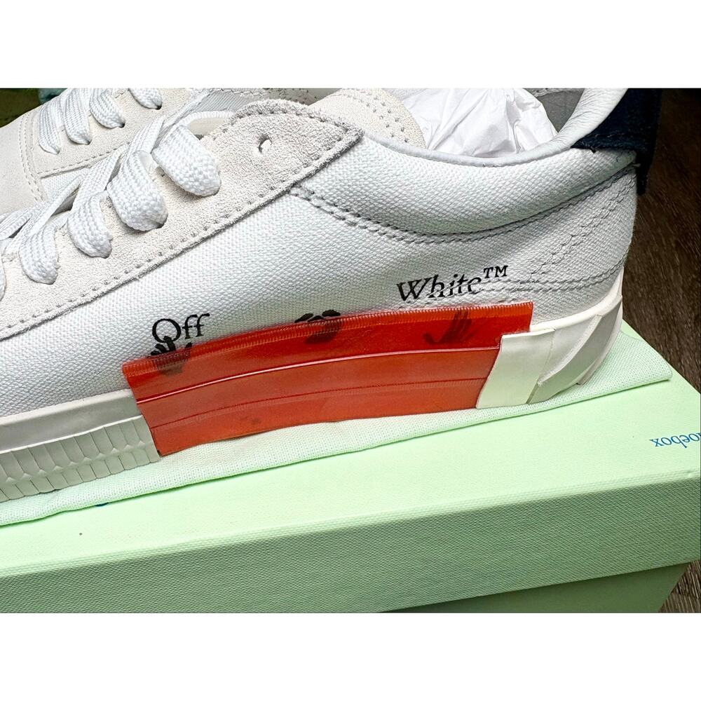 NIB - Off-White Low Top Vulcanized Sneakers - Blk/Wht EU 40 - Picture 11 of 11